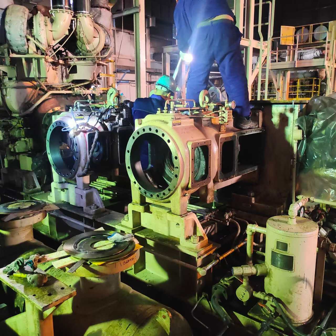 Large compressor cylinder maintenance